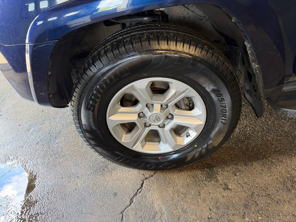 Certified 2019 Toyota 4Runner SR5 AWD/4WD image 31