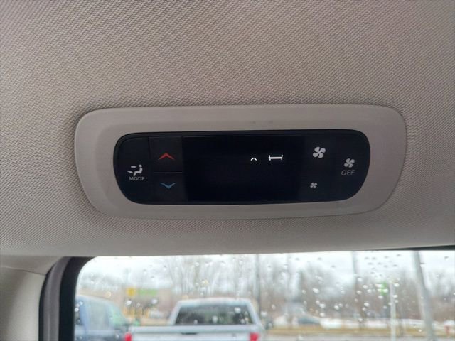 Used 2024 Chrysler Voyager LX image 17