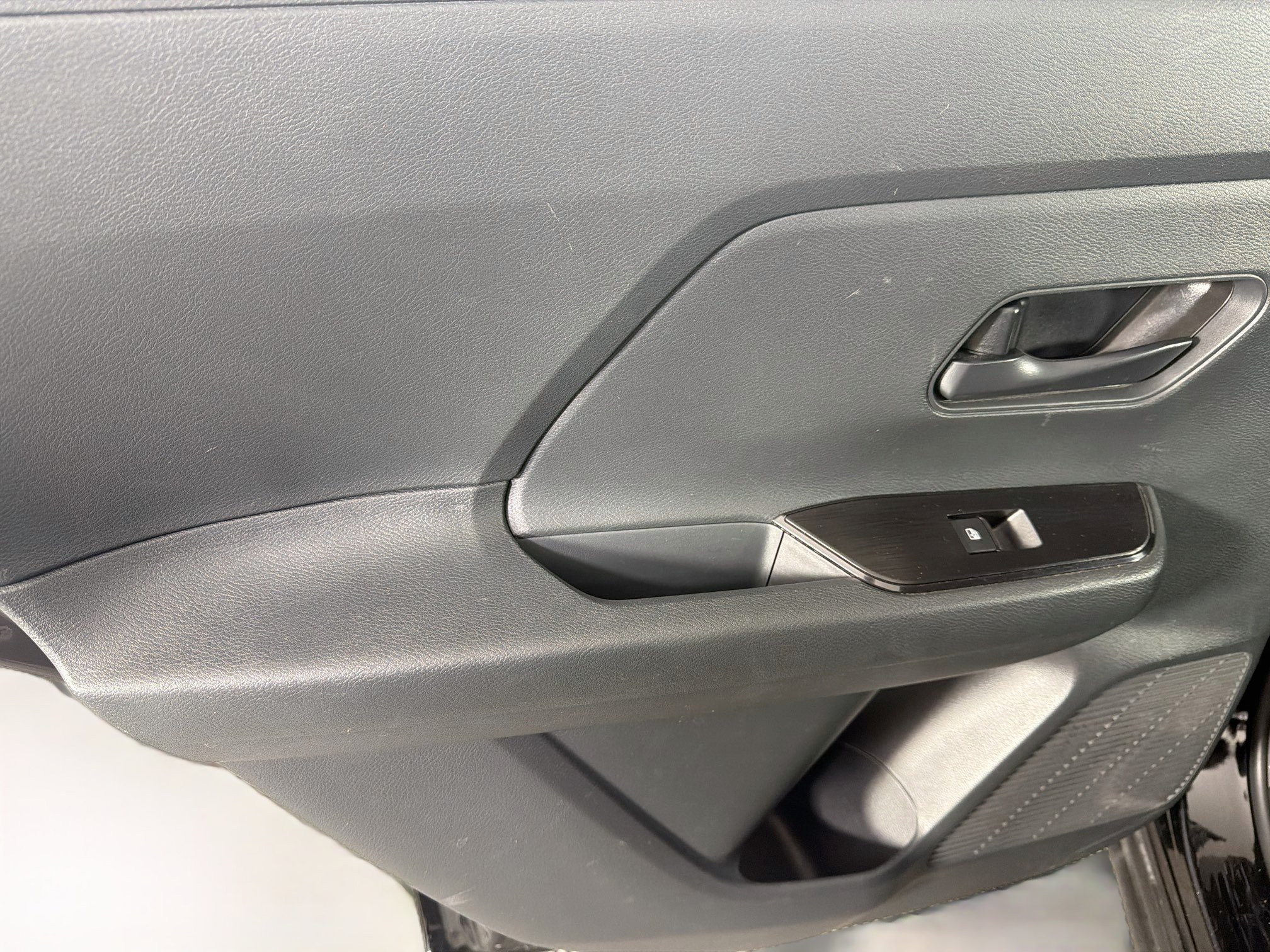 Used 2025 Nissan Kicks S FWD image 24