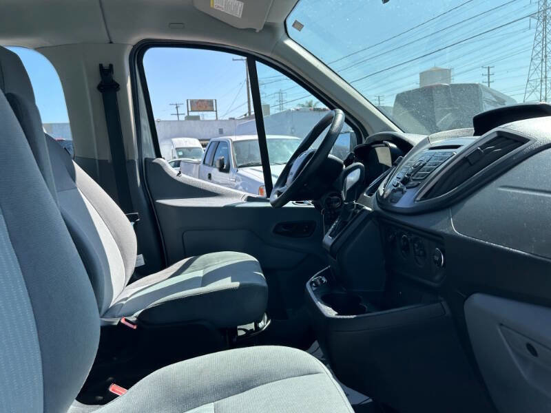 Used 2019 Ford Transit 350 XLT image 9