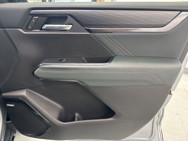 Used 2025 GMC Acadia AT4 image 31