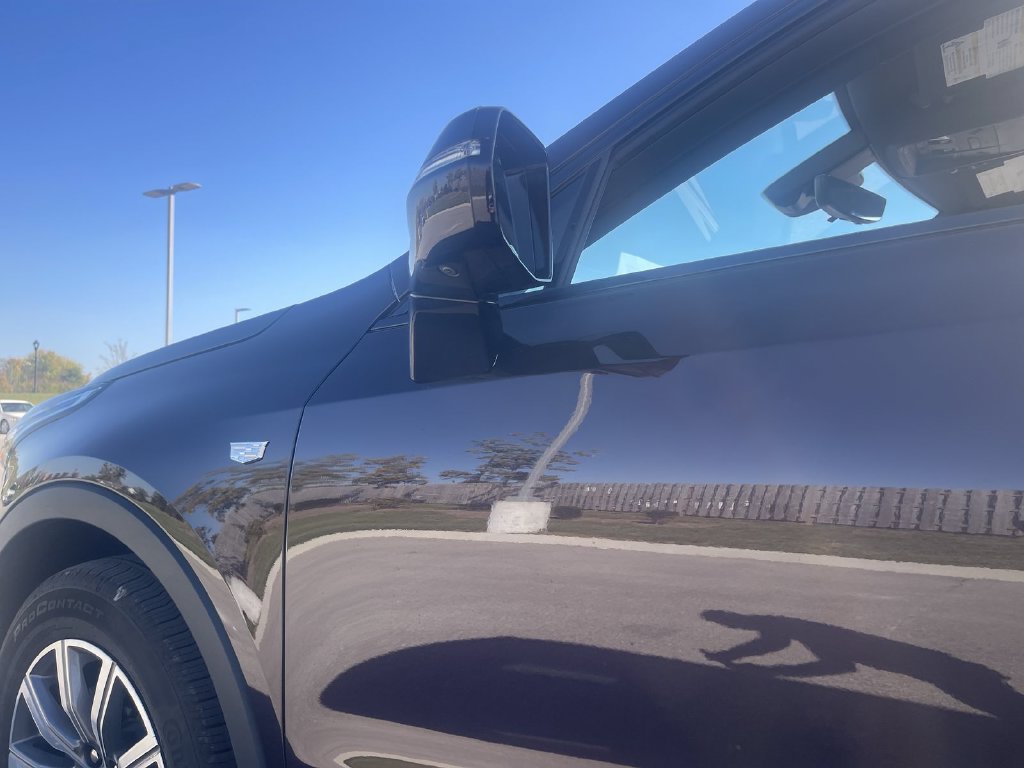 Used 2020 Cadillac XT4 Sport w/ Sun And Sound Package AWD/4WD image 3