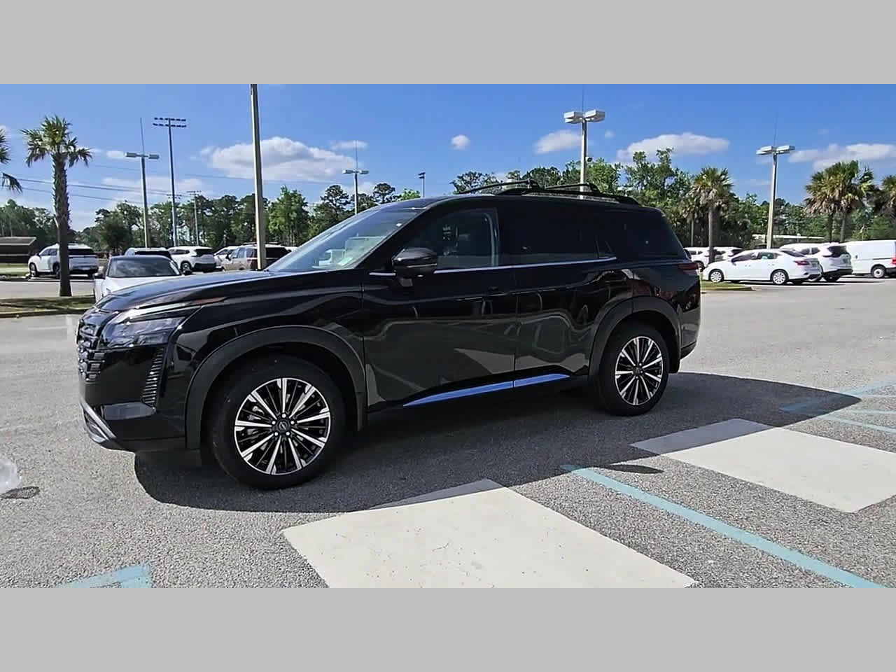 New 2026 Nissan Pathfinder Platinum FWD image 23