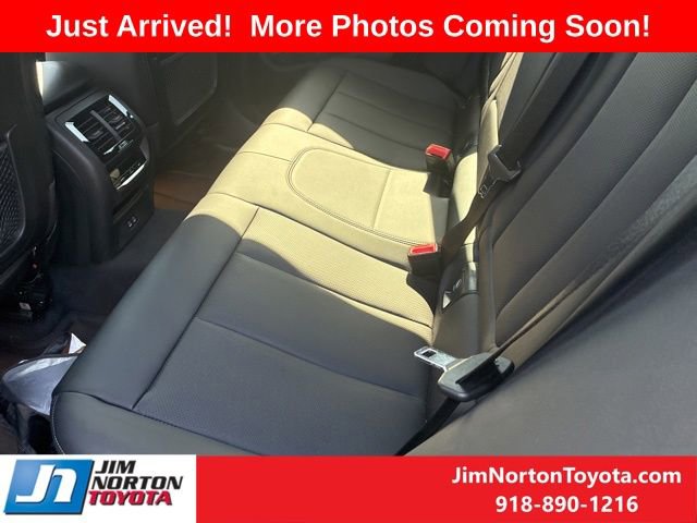 Used 2024 BMW X4 xDrive30i w/ Premium Package AWD/4WD image 9