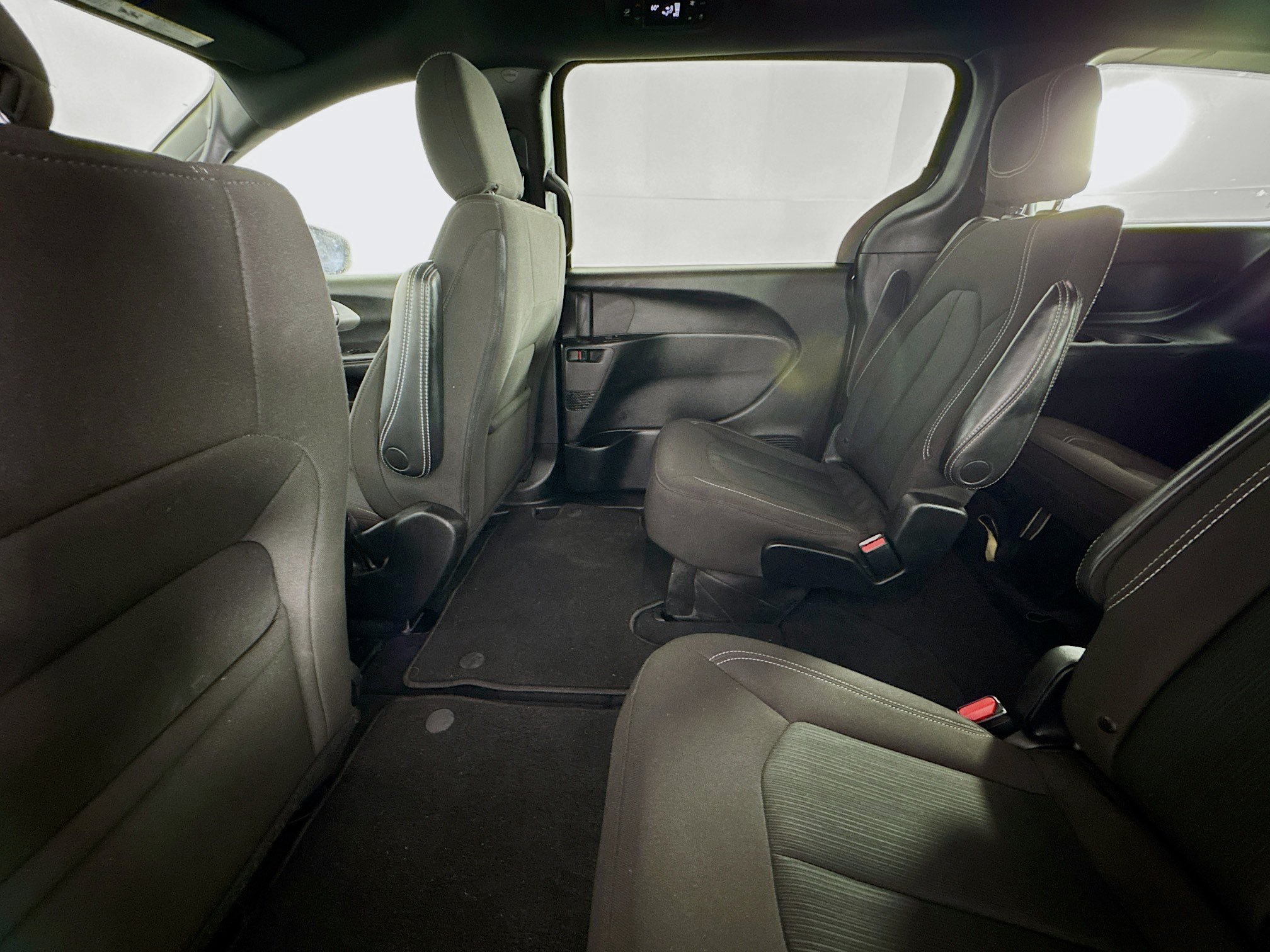 Used 2023 Chrysler Pacifica Touring FWD image 24