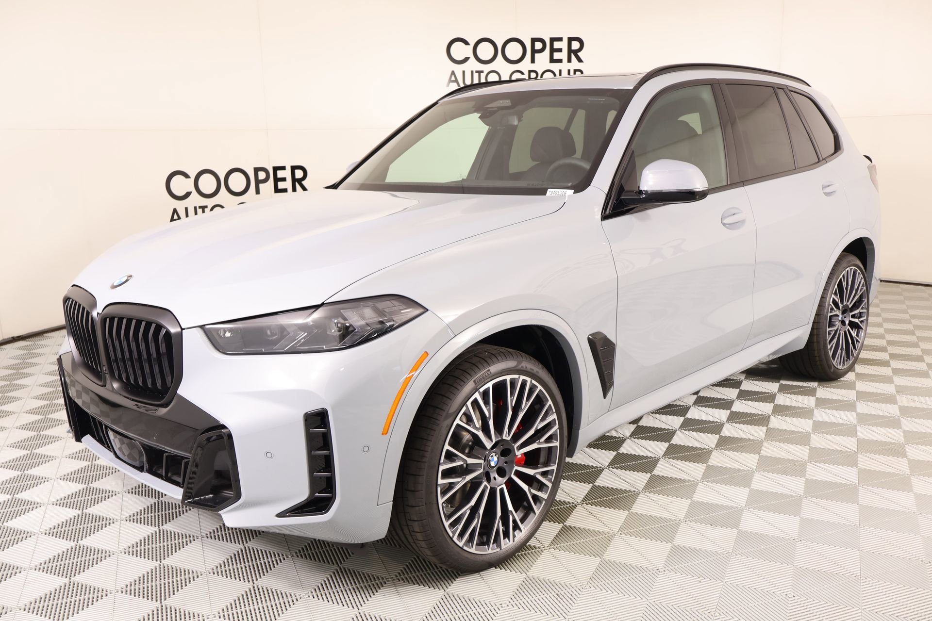 New 2026 BMW X5 xDrive40i w/ M Sport Package AWD/4WD image 10