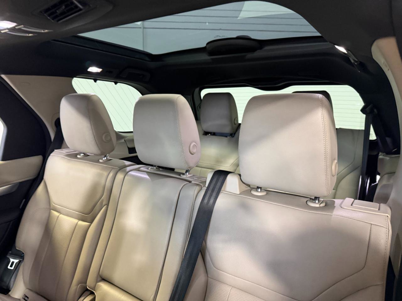 Used 2020 Land Rover Discovery Landmark AWD/4WD image 22