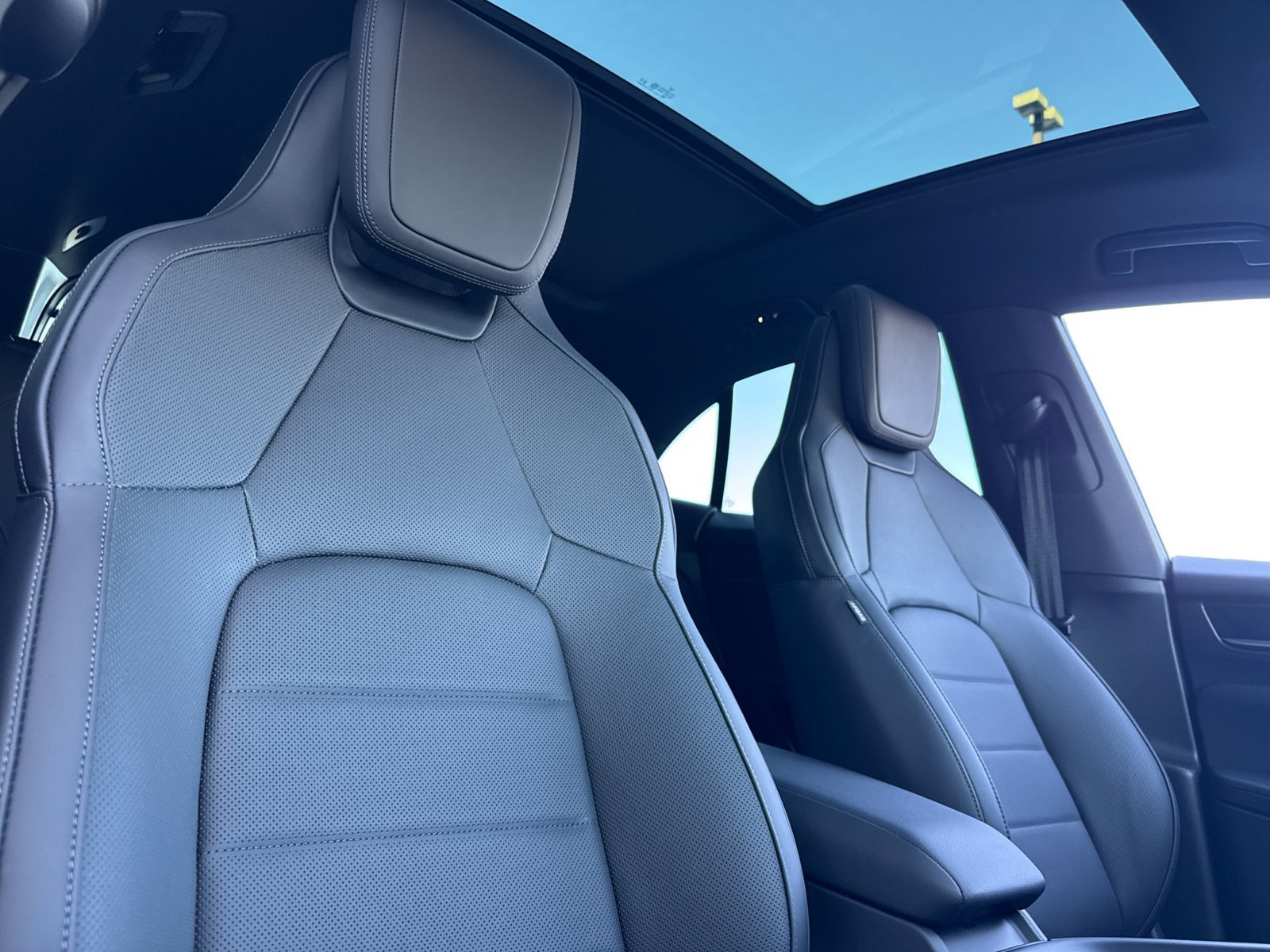 New 2026 Porsche Macan 4 Electric AWD/4WD image 22
