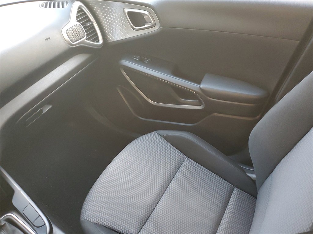 Certified 2024 Kia Soul LX w/ Option Group 015 image 11