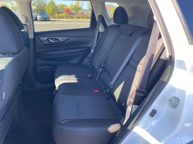 Used 2020 Nissan Rogue SV image 17