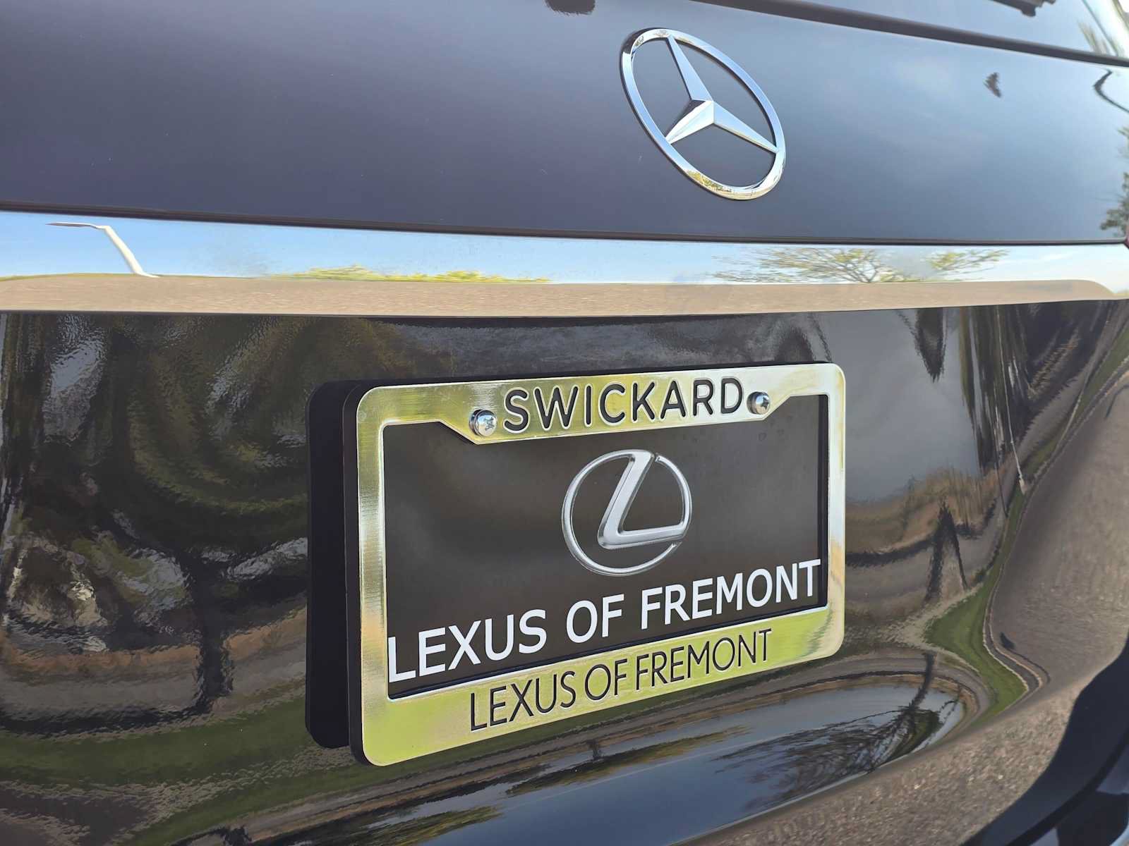 Used 2025 Mercedes-Benz GLE 350 4MATIC w/ Driver Assistance Package image 13