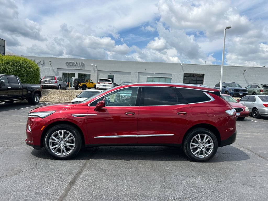 Certified 2024 Buick Enclave Essence w/ Experience Buick Package FWD image 7