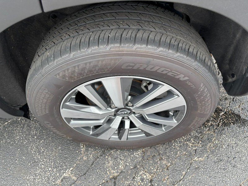 Used 2025 Nissan Pathfinder SL AWD/4WD image 8