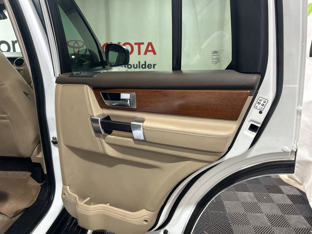 Used 2016 Land Rover LR4 HSE image 14