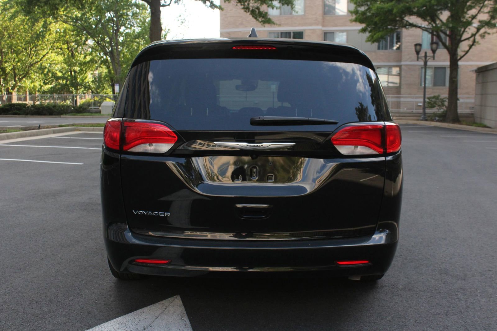 Used 2024 Chrysler Voyager LX FWD image 8