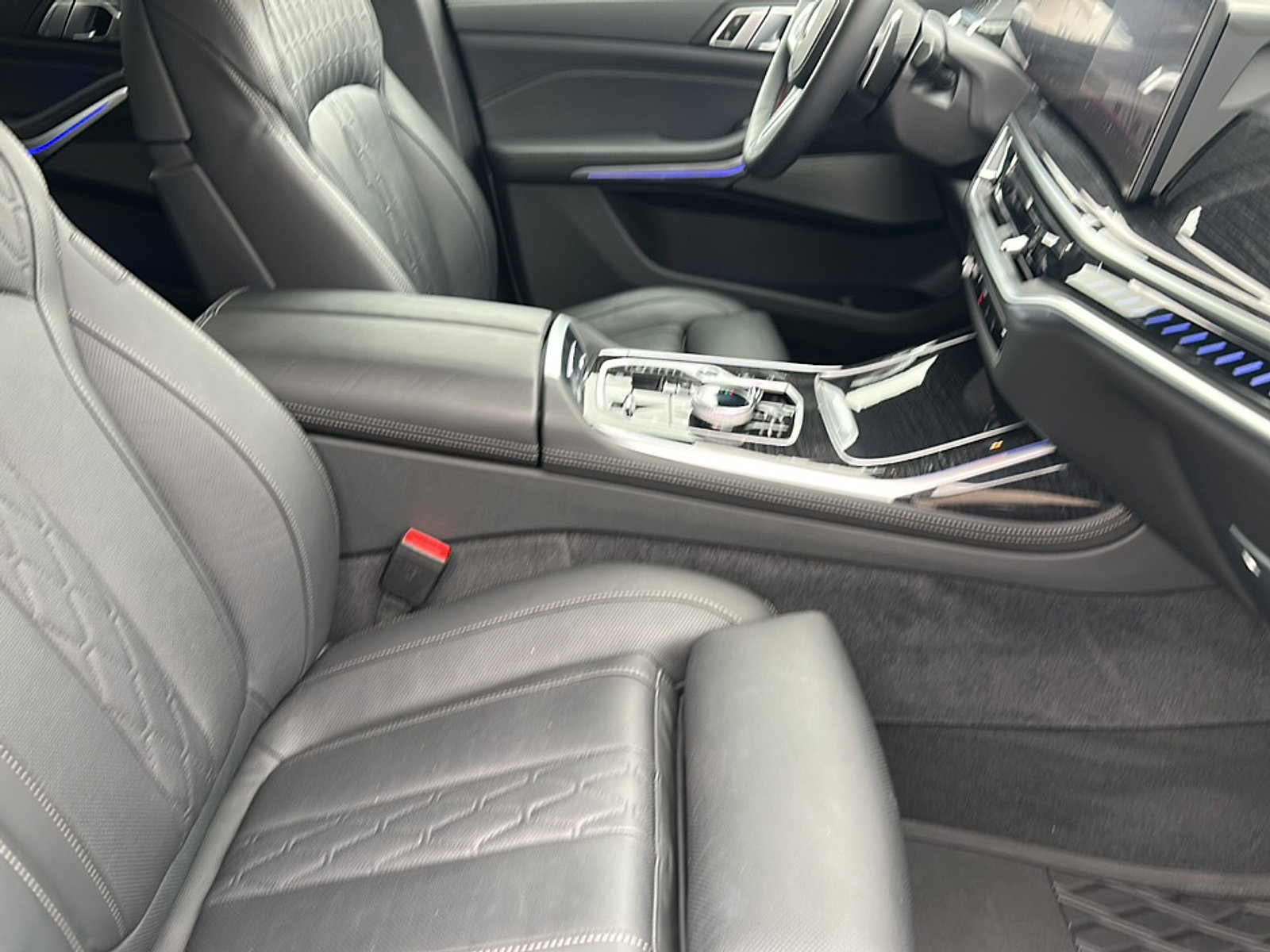 Certified 2024 BMW X7 M60i w/ Executive Package image 24