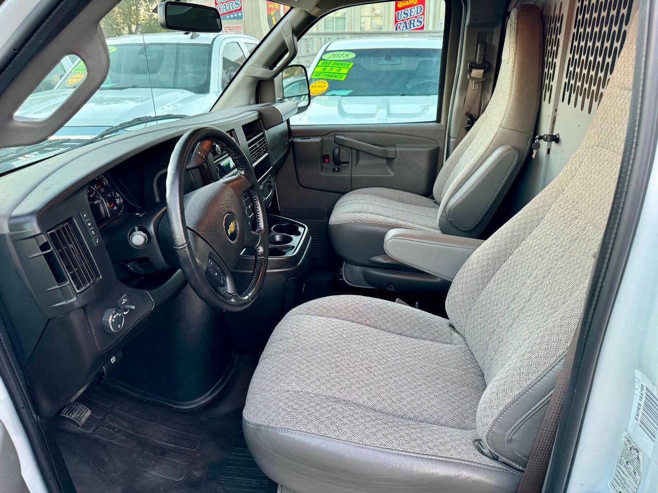Used 2022 Chevrolet Express 3500 w/ Driver Convenience Package RWD image 13