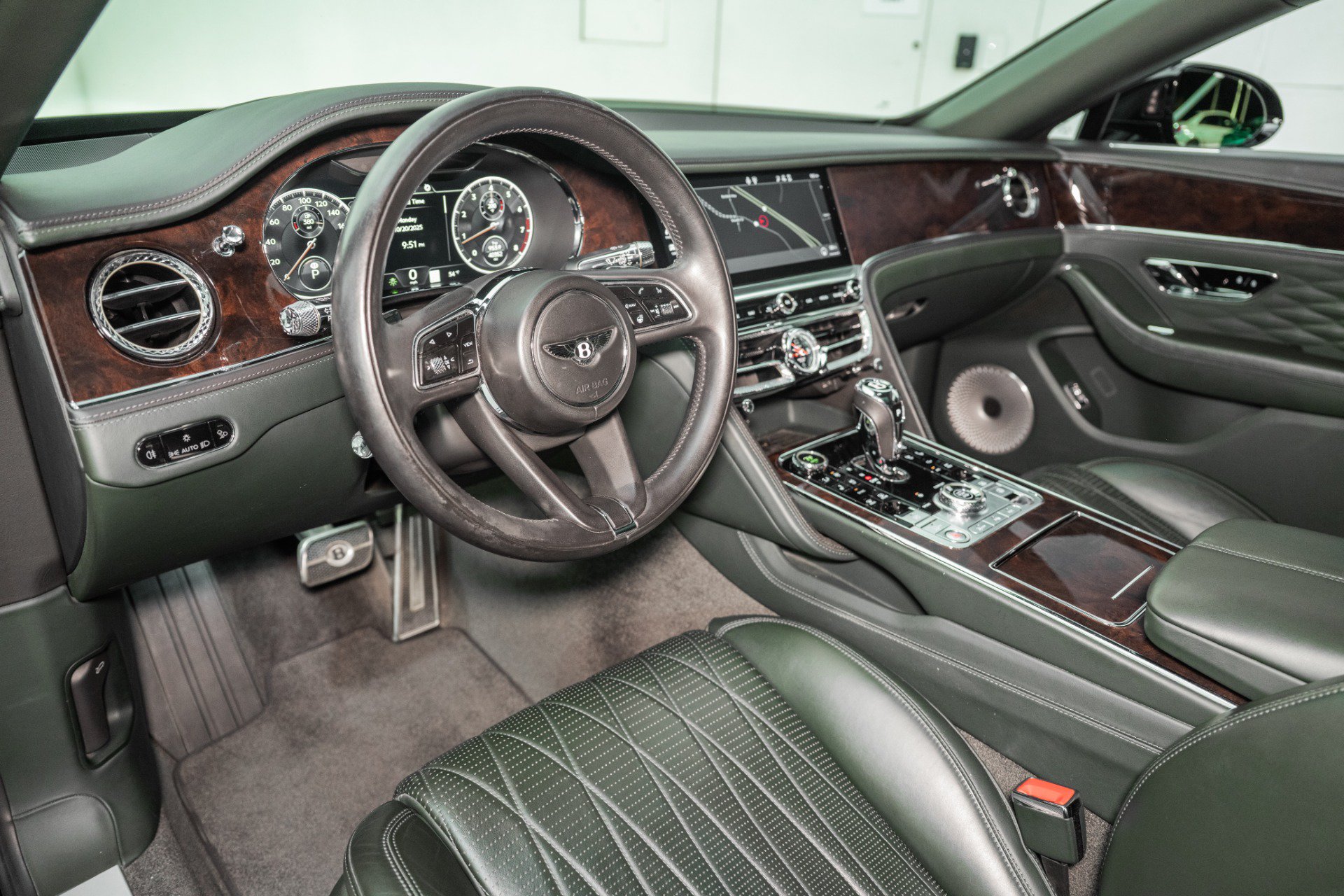 Certified 2022 Bentley Flying Spur V8 AWD/4WD image 19