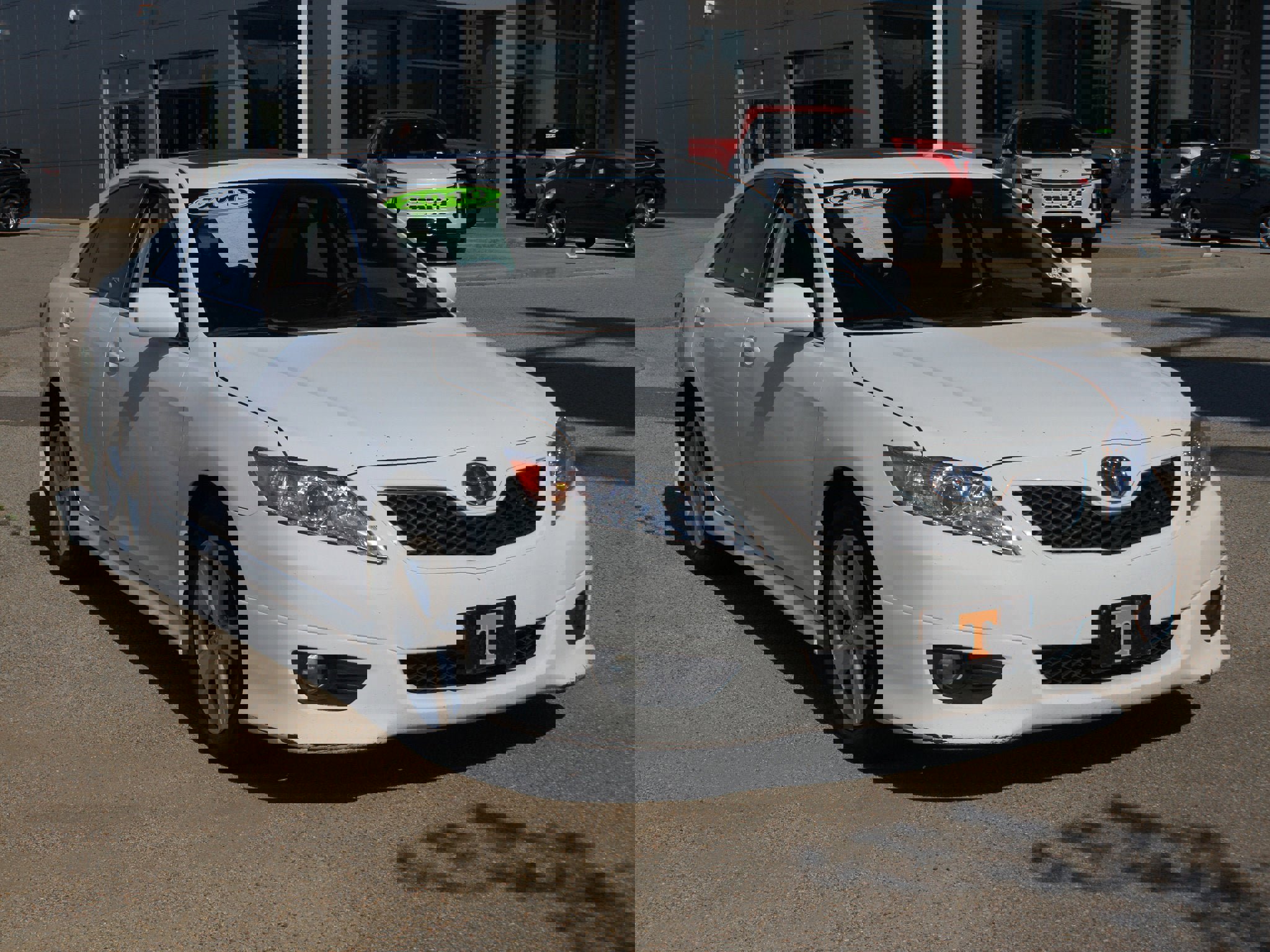 Used 2010 Toyota Camry SE FWD image 16