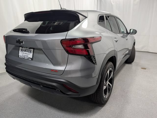 New 2026 Chevrolet Trax RS w/ Sunroof Package FWD image 3