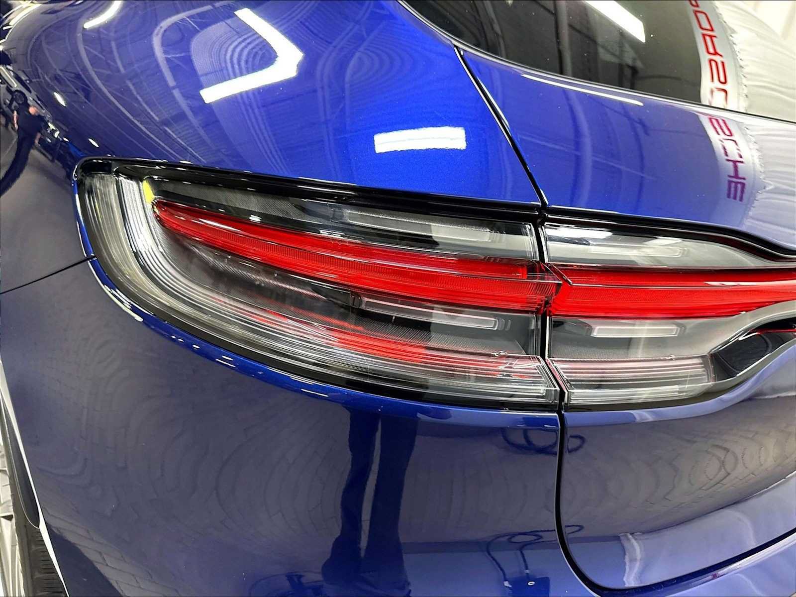 Used 2026 Porsche Macan AWD/4WD image 35