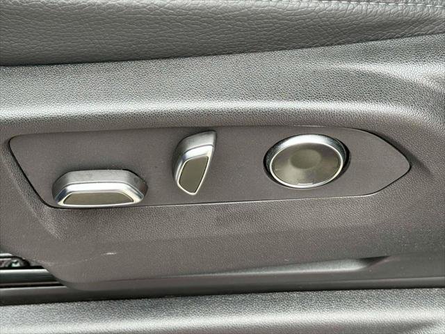 Used 2024 GMC Yukon XL Denali image 18