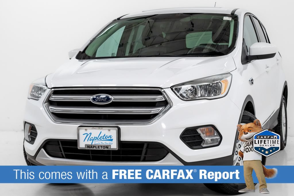 Used 2017 Ford Escape SE FWD image 2