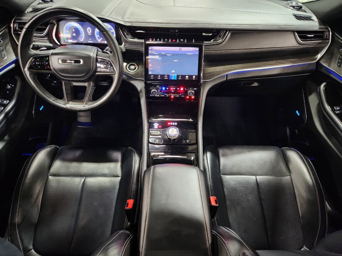 Used 2021 Jeep Grand Cherokee L Overland w/ Luxury Tech Group IV AWD/4WD image 44