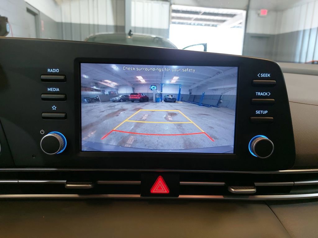 Used 2023 Hyundai Elantra SE FWD image 24