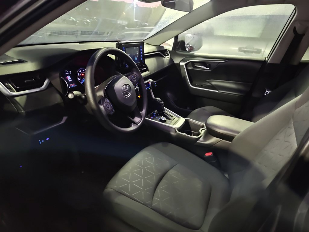 Used 2022 Toyota RAV4 XLE AWD/4WD image 7