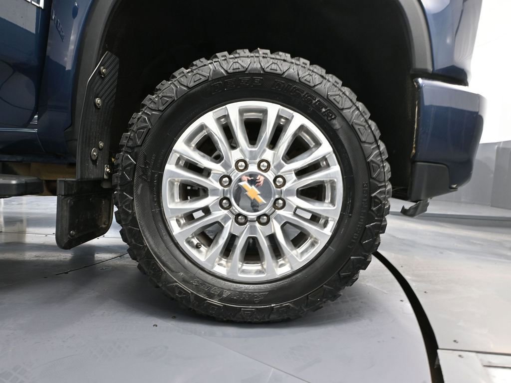 Used 2022 Chevrolet Silverado 2500 High Country w/ Z71 Off-Road Package image 18