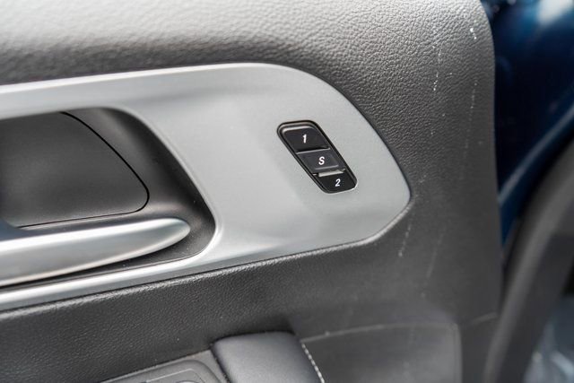 Used 2023 Chrysler Pacifica Touring-L w/ S Appearance Package image 19