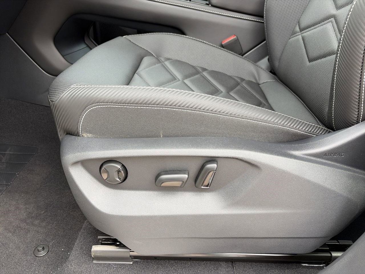 New 2026 Volkswagen Atlas Cross Sport SE image 16