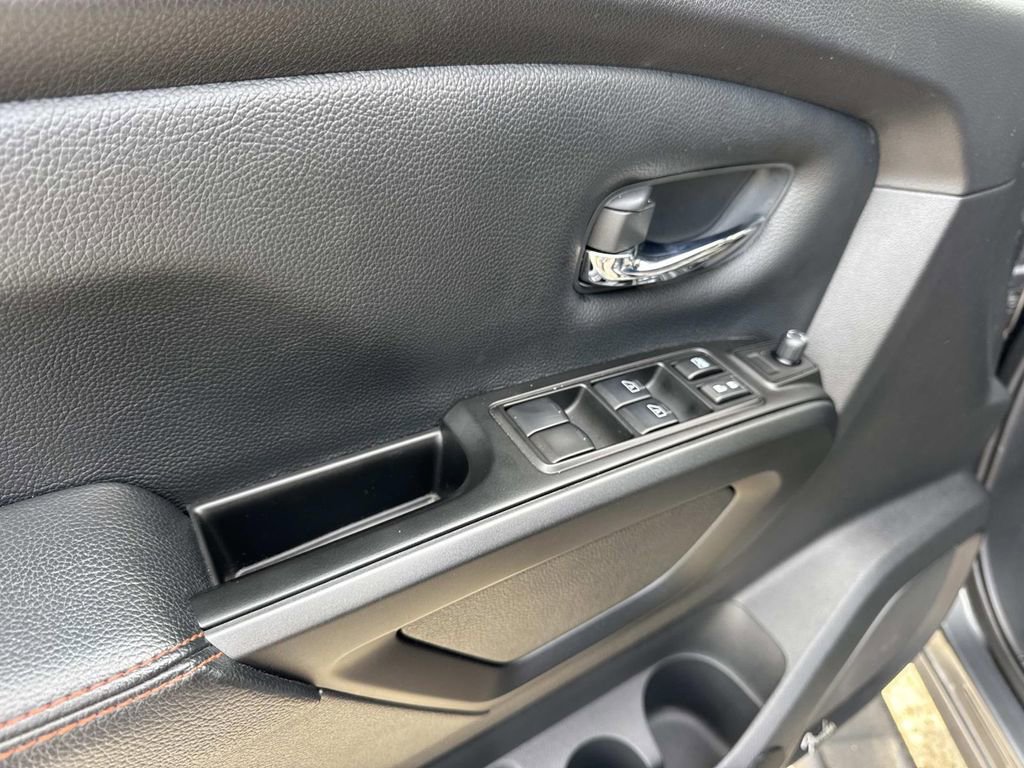 Used 2023 Nissan Titan PRO-4X image 36