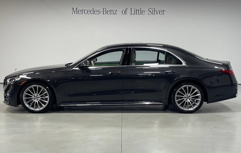 Used 2022 Mercedes-Benz S 580 4MATIC Sedan image 2