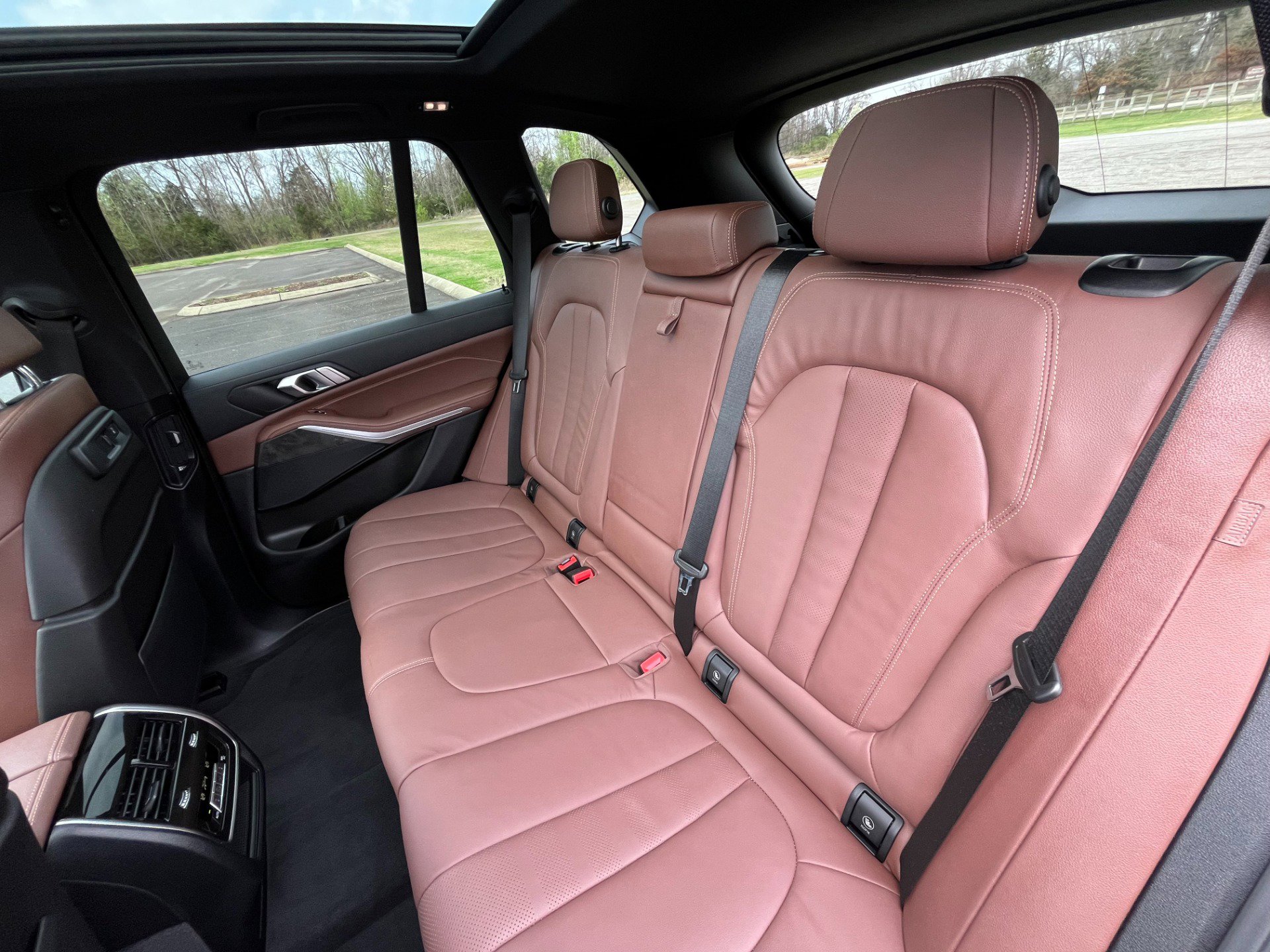 Used 2022 BMW X5 xDrive40i w/ M Sport Package image 24