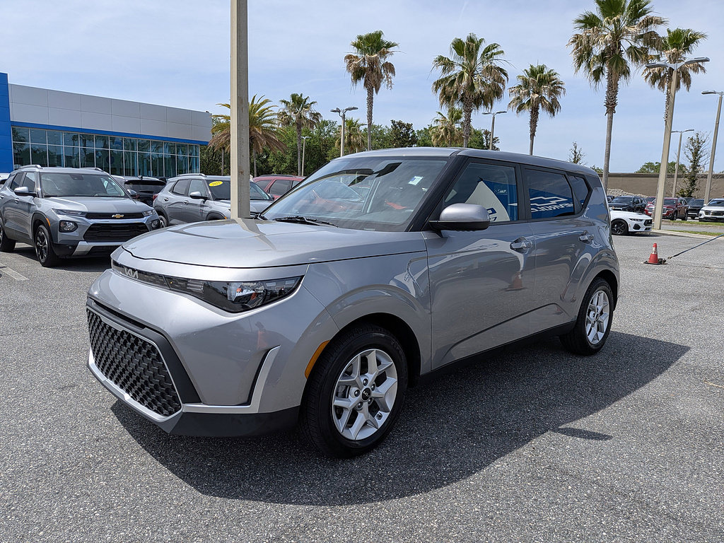 Used 2023 Kia Soul LX w/ LX Technology Package FWD image 34