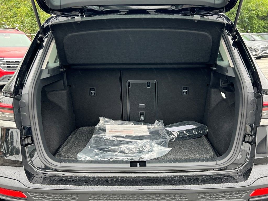 New 2025 Volkswagen Taos S image 13