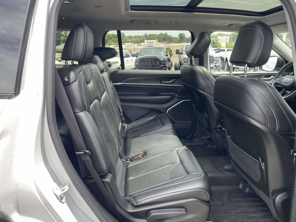 Used 2023 Jeep Grand Cherokee L Limited AWD/4WD image 21