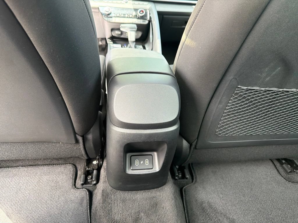 Used 2025 Hyundai Elantra SEL FWD image 17