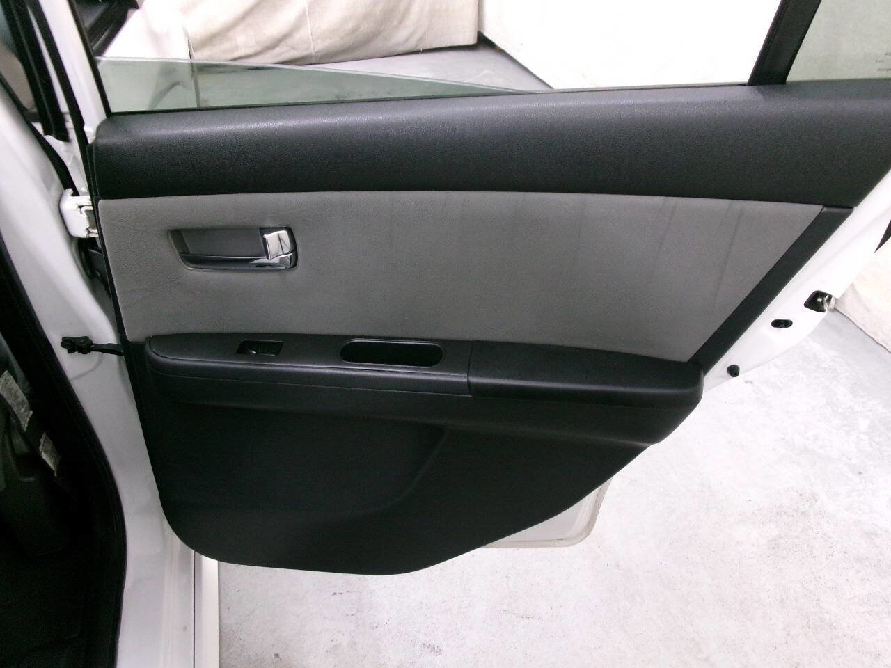 Used 2011 Nissan Sentra 2.0 SR w/ Convenience Pkg image 28