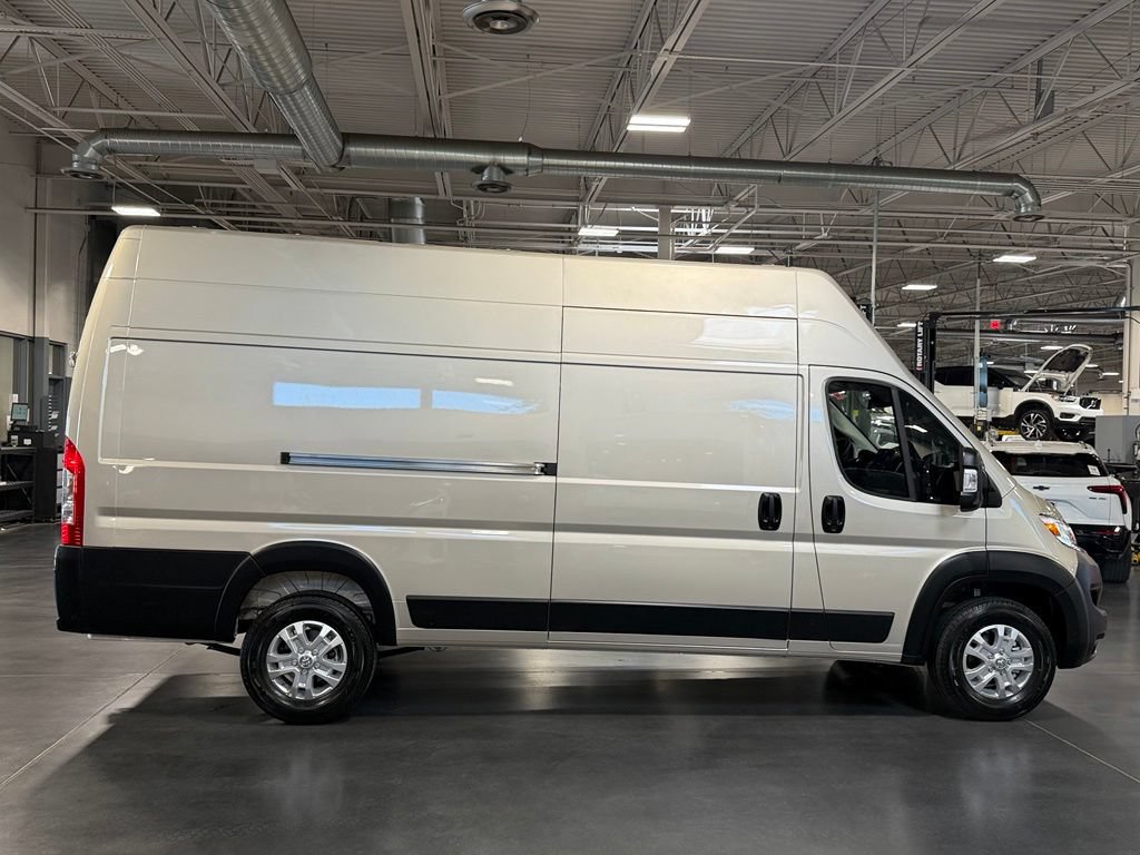 Used 2026 RAM ProMaster 3500 w/ Quick Order Package 22G SLT FWD image 5