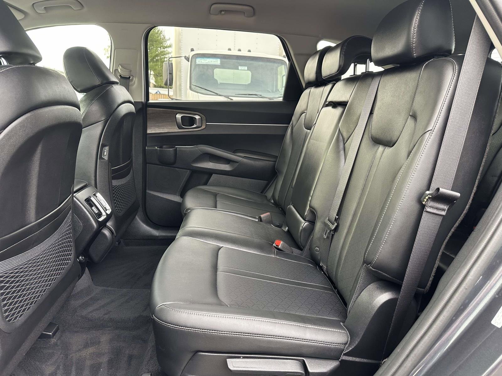 Used 2022 Kia Sorento S image 23