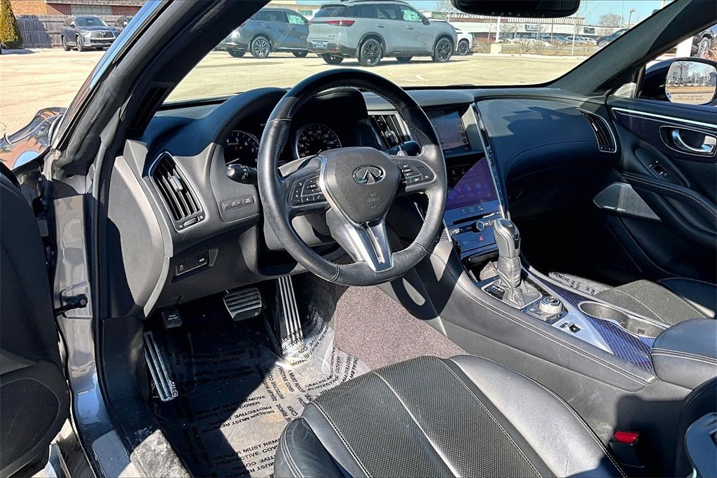 Used 2017 INFINITI Q60 3.0t Sport image 16