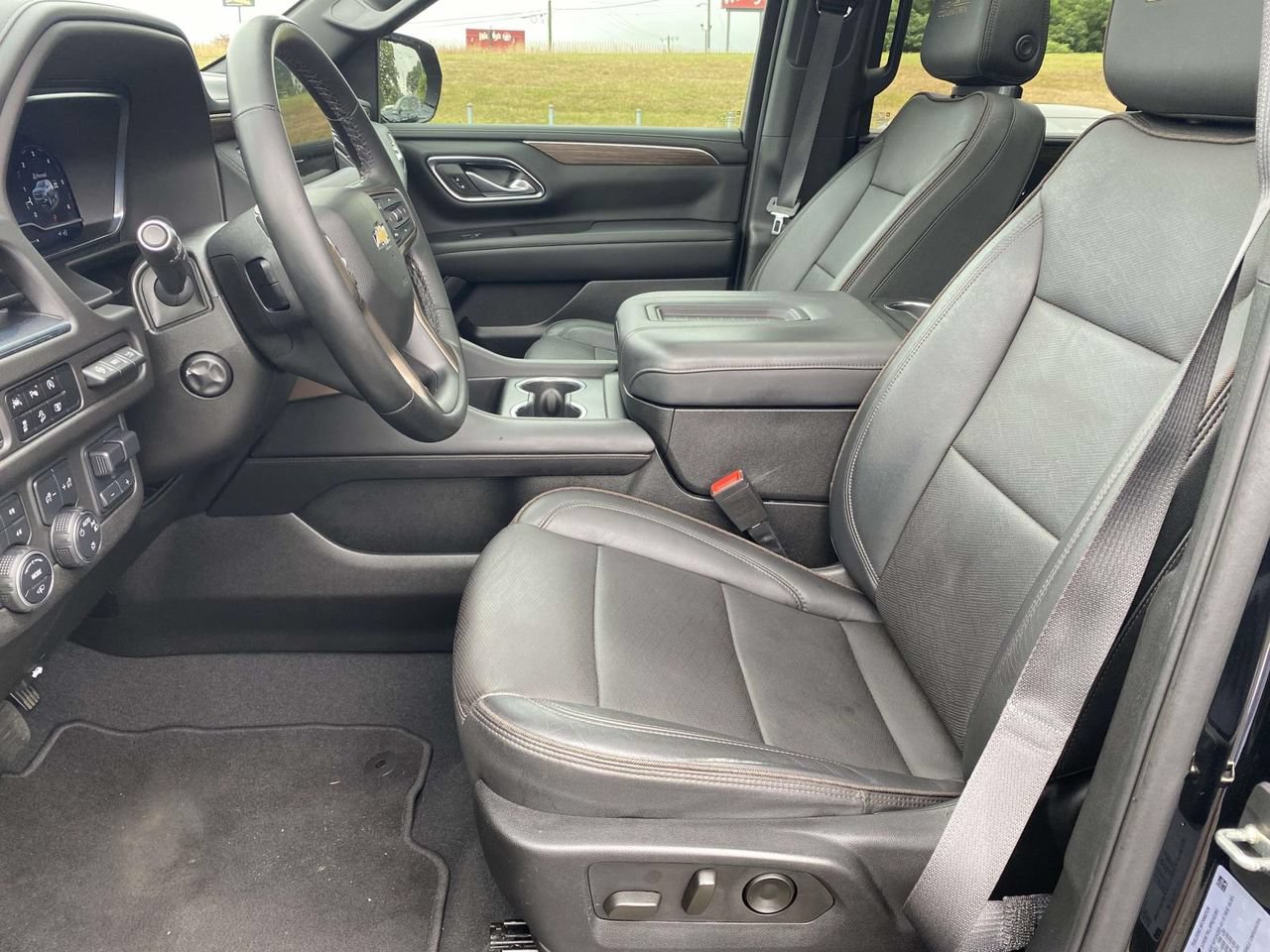 Used 2023 Chevrolet Tahoe High Country AWD/4WD image 14
