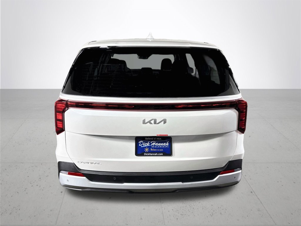 New 2027 Kia Carnival FWD image 7
