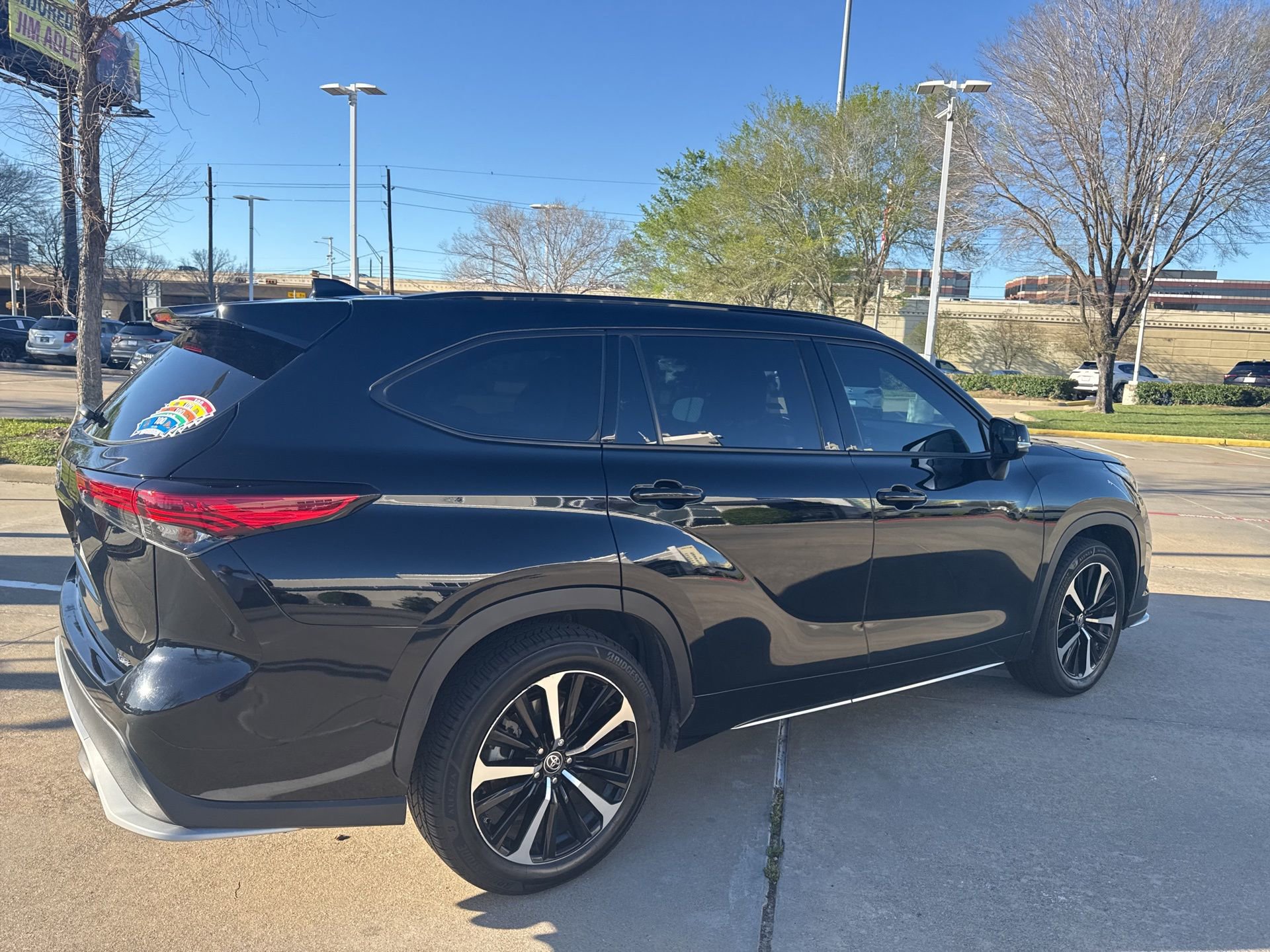 Used 2021 Toyota Highlander XSE image 4