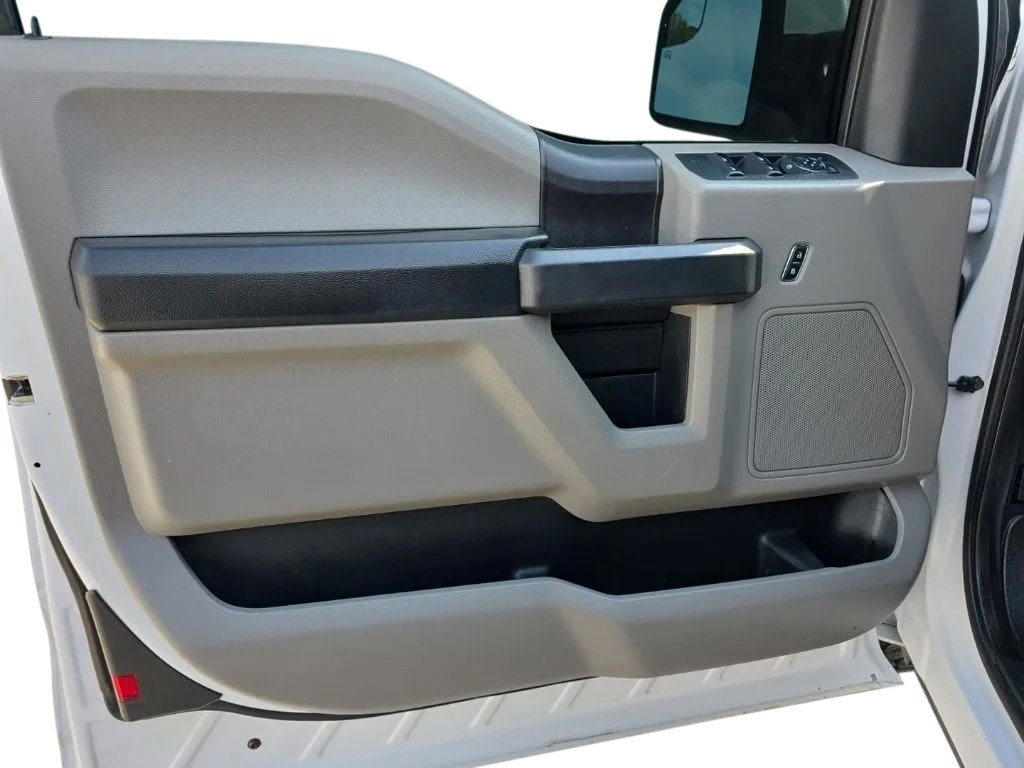 Used 2015 Ford F150 XL w/ Equipment Group 101A Mid AWD/4WD image 12