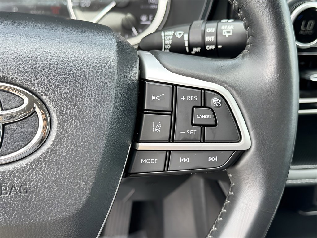 Used 2024 Toyota Highlander LE image 15