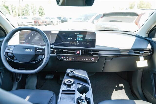 New 2025 Kia EV6 Light w/ Light LR Technology Package RWD image 8